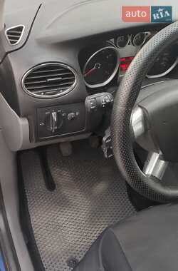 Хэтчбек Ford Focus 2008 в 