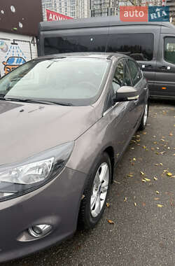 Хэтчбек Ford Focus 2013 в 