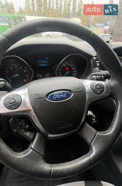 Хэтчбек Ford Focus 2013 в 