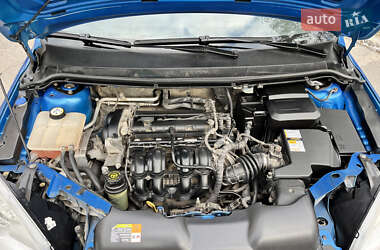 Хэтчбек Ford Focus 2007 в 