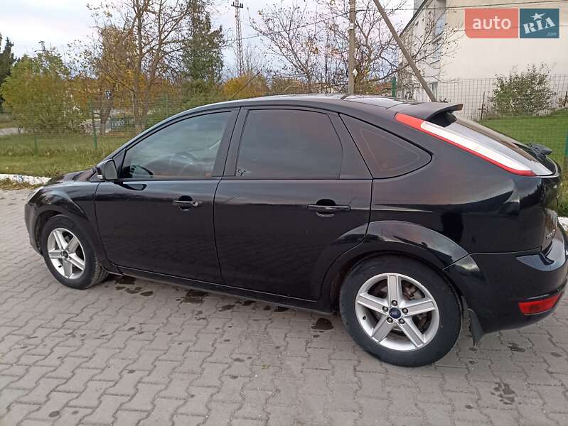 Хэтчбек Ford Focus 2011 в Гусятине