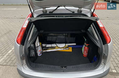 Хетчбек Ford Focus 2005 в 