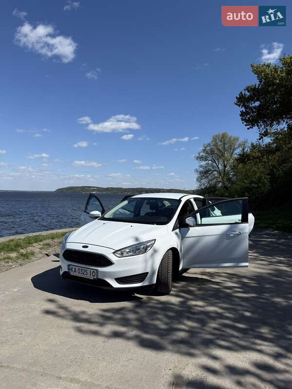 Седан Ford Focus 2017 в 