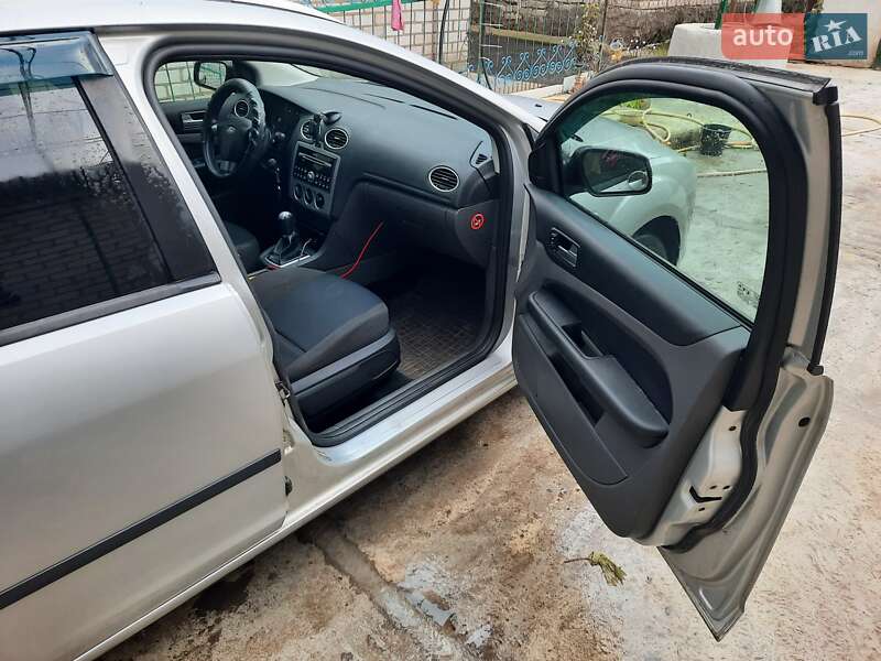 Універсал Ford Focus 2006 в Южноукраїнську