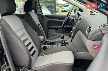 Хетчбек Ford Focus 2010 в 