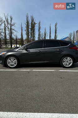 Хэтчбек Ford Focus 2015 в 