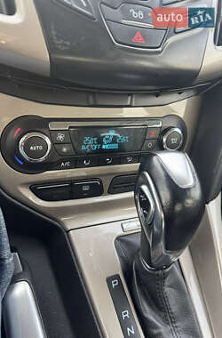 Седан Ford Focus 2012 в 