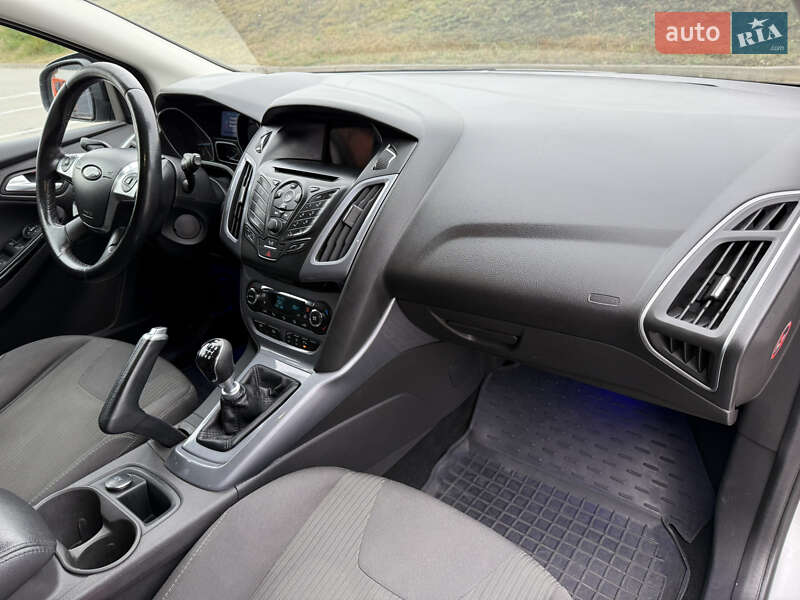 Універсал Ford Focus 2013 в Києві фото 23 Універсал Ford Focus 2013 в Києві