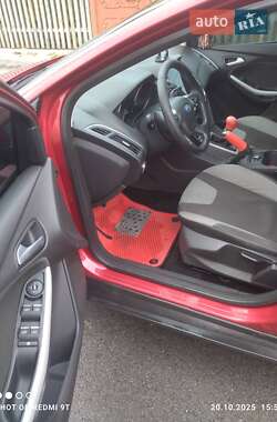 Хетчбек Ford Focus 2013 в 