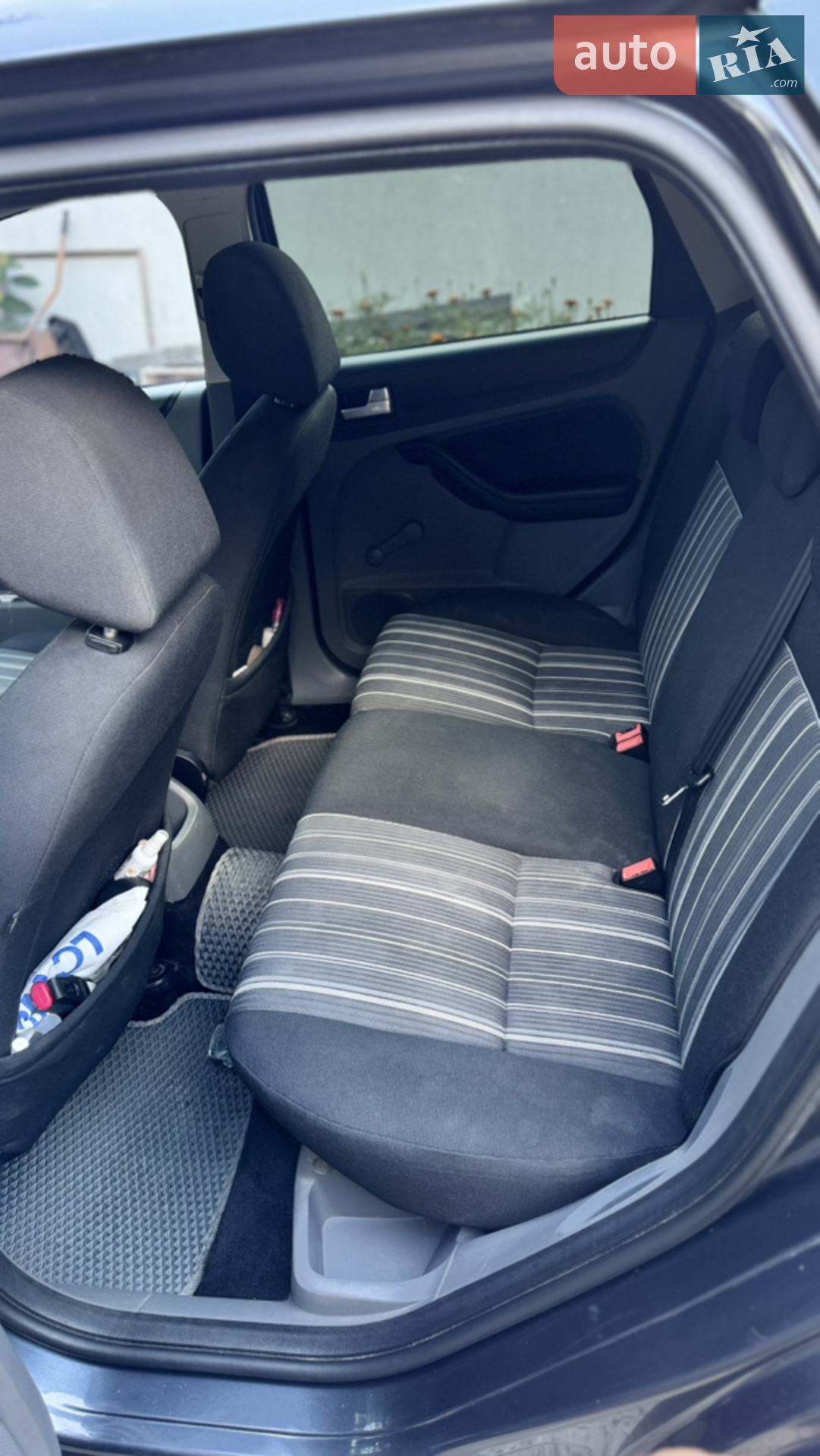 2010 Ford Focus - мініатюра 12