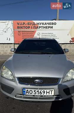 Хэтчбек Ford Focus 2004 в Мукачево