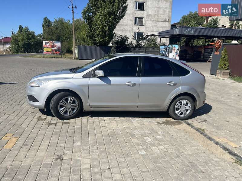 Хэтчбек Ford Focus 2011 в Раздельной