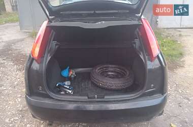 Хэтчбек Ford Focus 2004 в  фото 9 Хэтчбек Ford Focus 2004 в