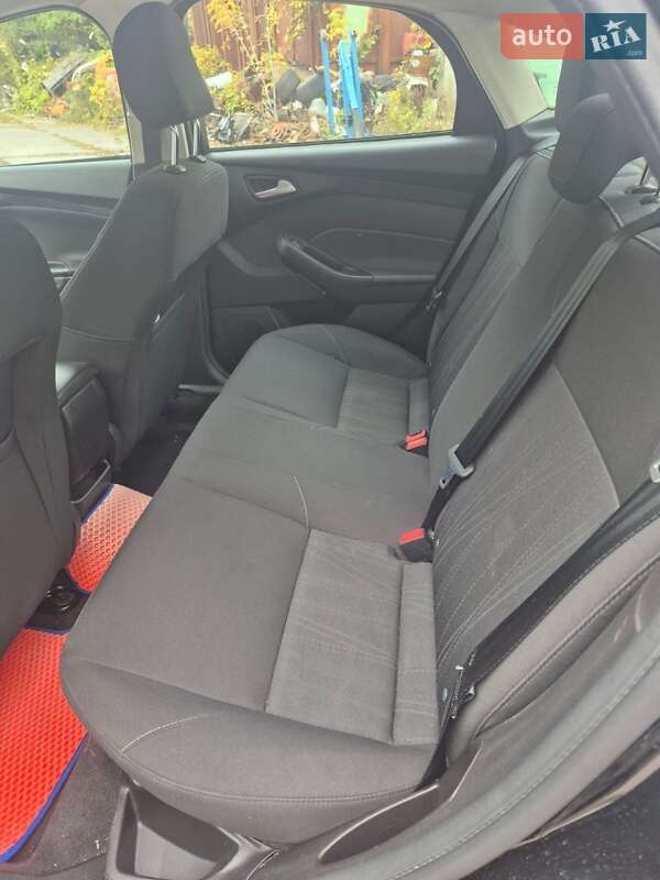 Седан Ford Focus 2016 в Киеве фото 10 Седан Ford Focus 2016 в Киеве