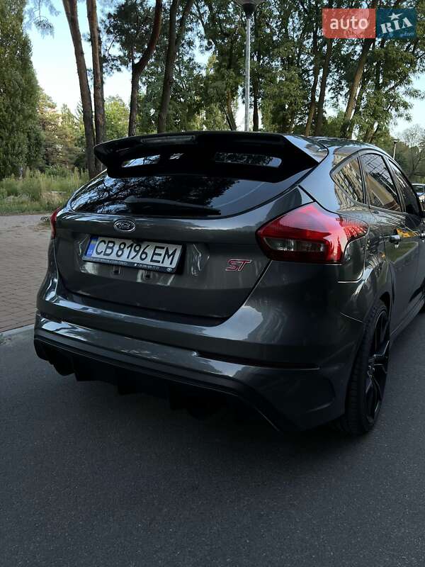 Хетчбек Ford Focus 2015 в Чернігові