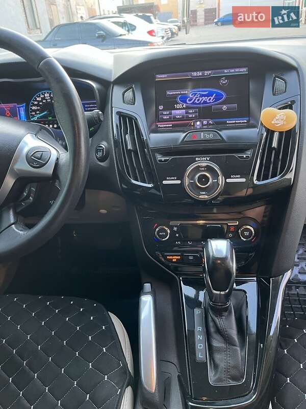 Хэтчбек Ford Focus 2013 в Сумах