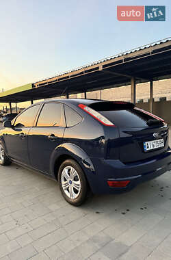 Хэтчбек Ford Focus 2011 в 