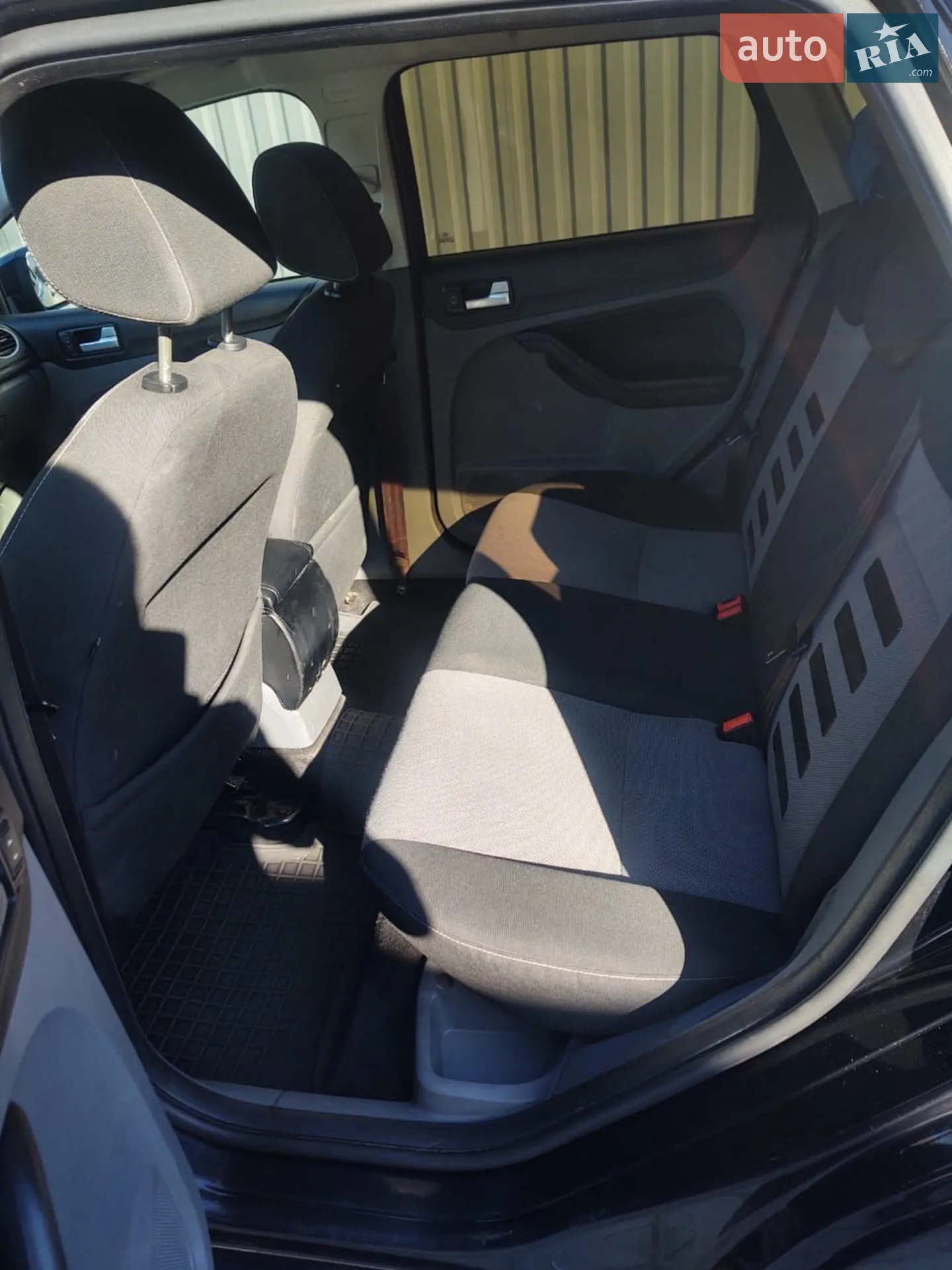 2010 Ford Focus - мініатюра 9