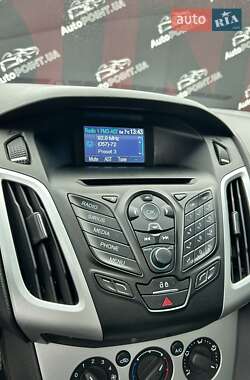 Седан Ford Focus 2013 в 