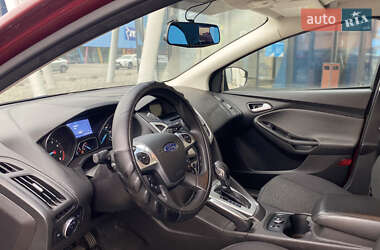 Хэтчбек Ford Focus 2012 в 