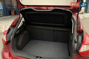 Хэтчбек Ford Focus 2012 в 