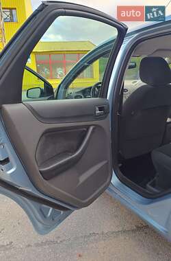 Седан Ford Focus 2005 в 
