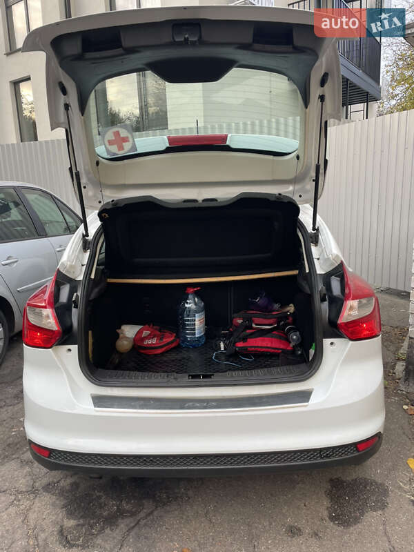 Хэтчбек Ford Focus 2014 в Киеве