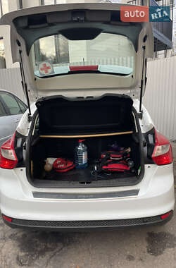 Хетчбек Ford Focus 2014 в 