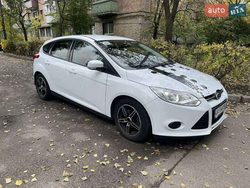 Хэтчбек Ford Focus 2014 в Киеве