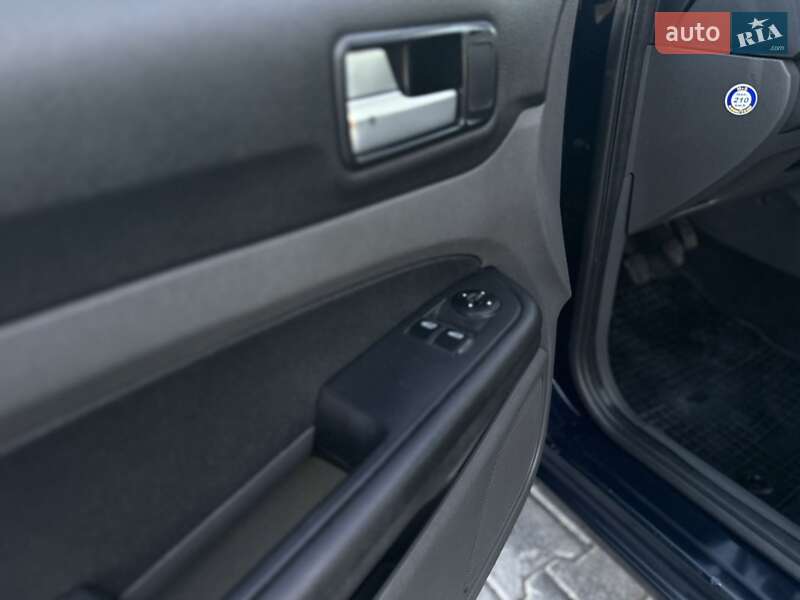 Хетчбек Ford Focus 2007 в Чернівцях фото 3 Хетчбек Ford Focus 2007 в Чернівцях