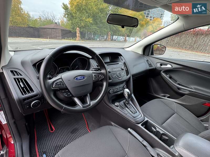 Хэтчбек Ford Focus 2016 в Днепре