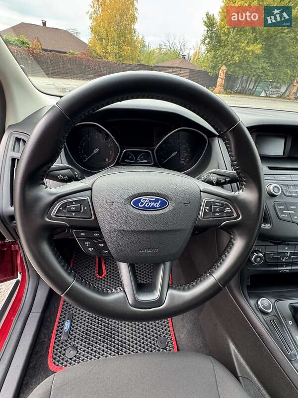Хэтчбек Ford Focus 2016 в Днепре