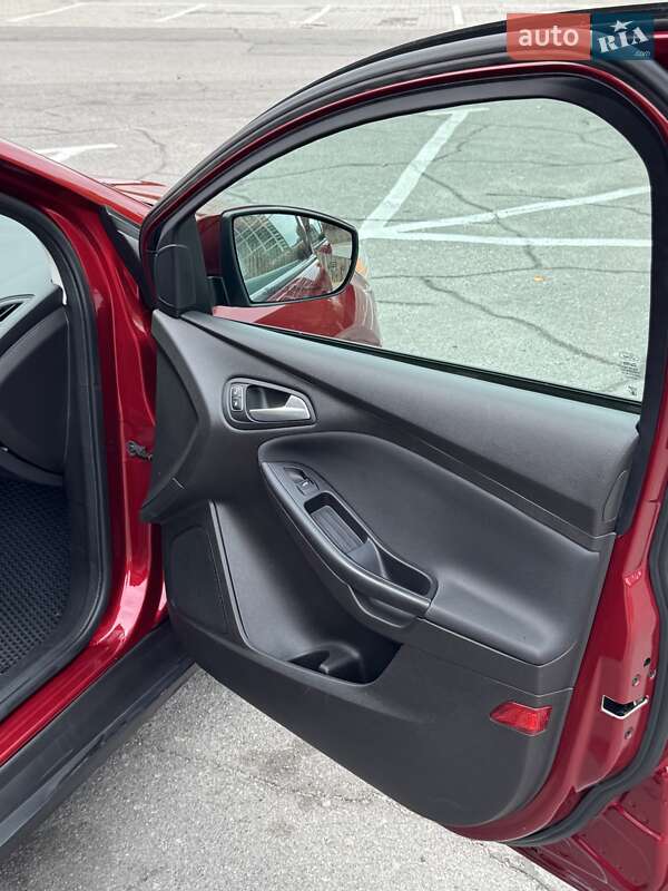 Хэтчбек Ford Focus 2016 в Днепре