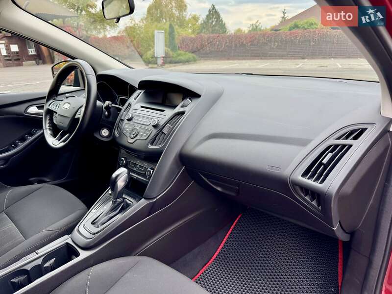 Хэтчбек Ford Focus 2016 в Днепре