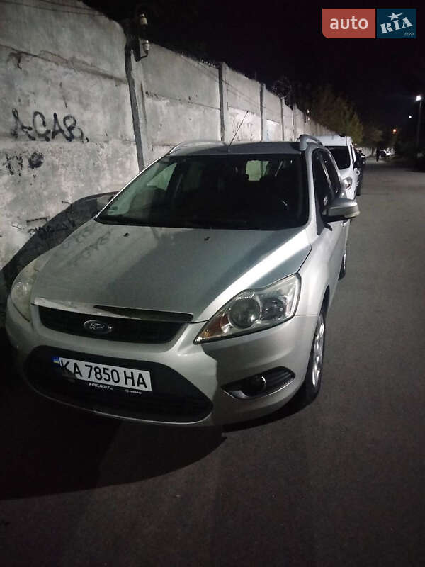 Універсал Ford Focus 2008 в  фото Універсал Ford Focus 2008 в