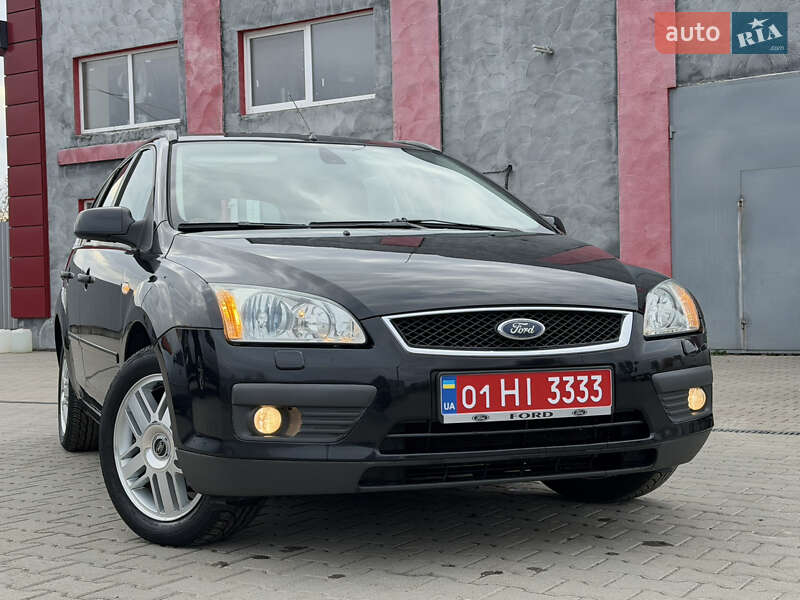 Універсал Ford Focus 2006 в  фото Універсал Ford Focus 2006 в