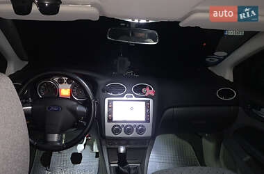 Хэтчбек Ford Focus 2006 в 