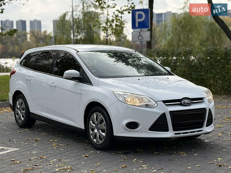 Универсал Ford Focus 2013 в Киеве фото Универсал Ford Focus 2013 в Киеве