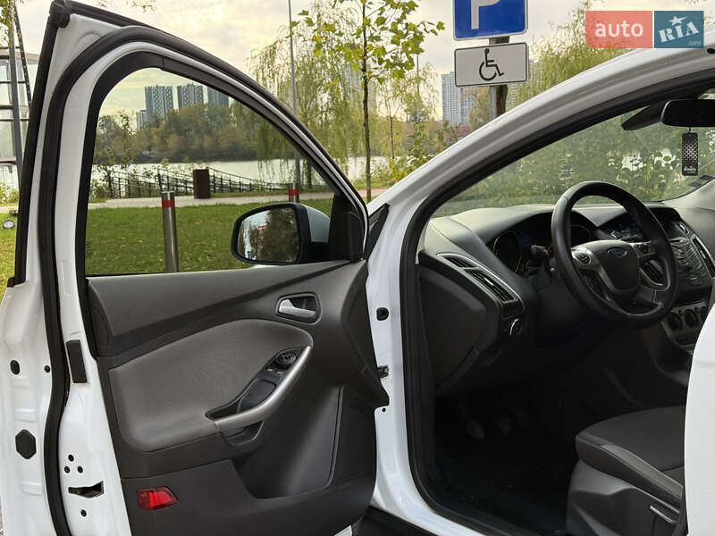 Универсал Ford Focus 2013 в Киеве фото 18 Универсал Ford Focus 2013 в Киеве