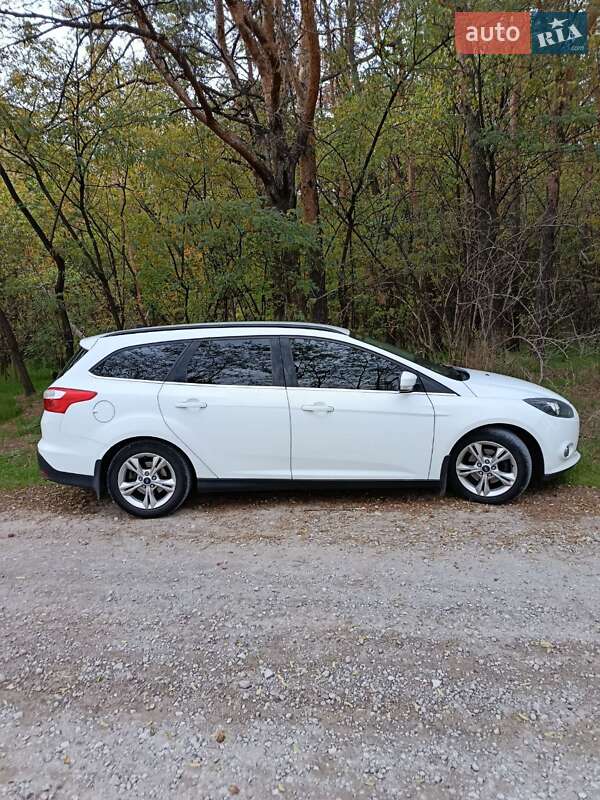 Универсал Ford Focus 2013 в Каменском