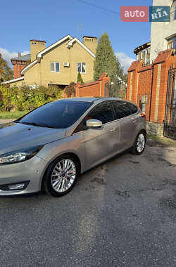 Хетчбек Ford Focus 2015 в 