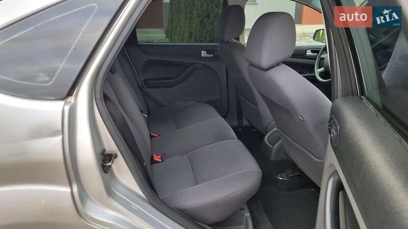 Хетчбек Ford Focus 2005 в Луцьку фото 16 Хетчбек Ford Focus 2005 в Луцьку