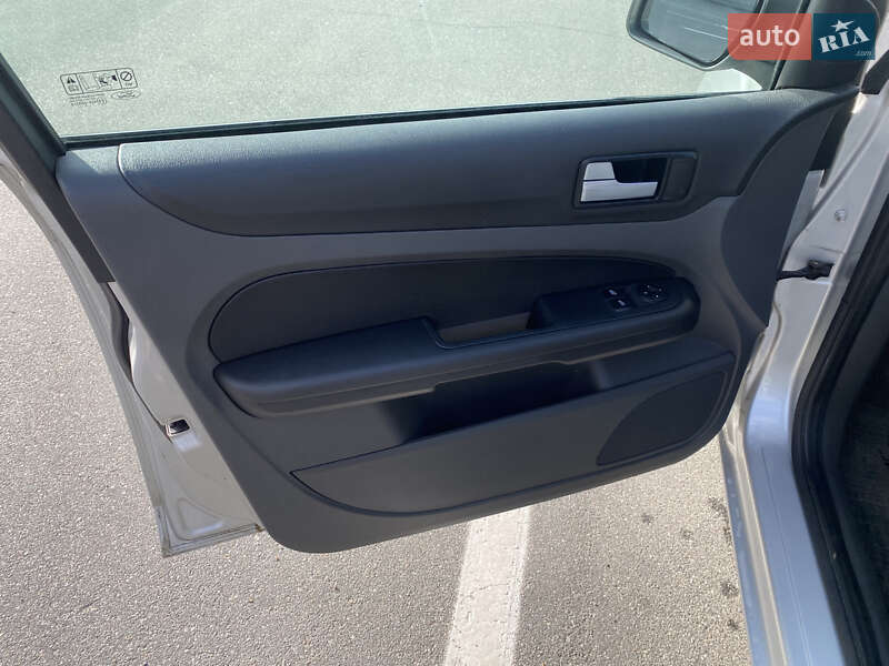 Универсал Ford Focus 2007 в Киеве фото 15 Универсал Ford Focus 2007 в Киеве