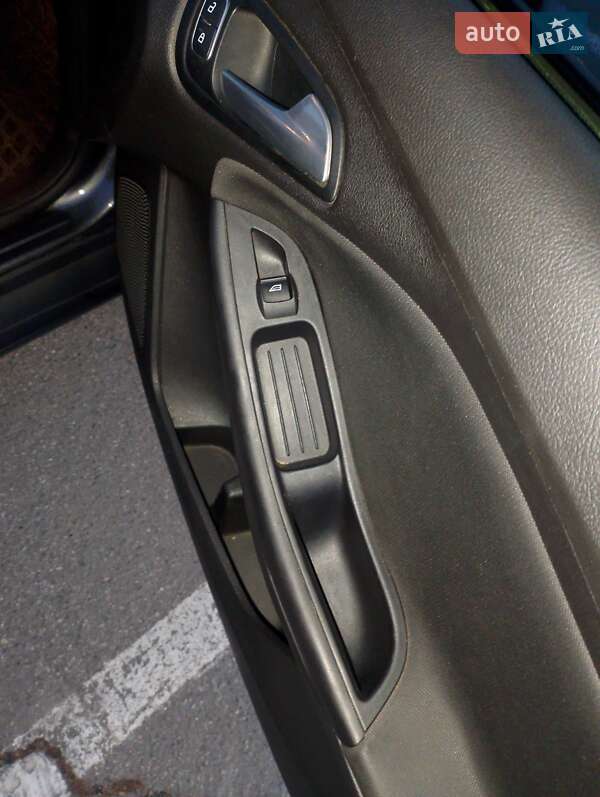 Седан Ford Focus 2015 в Днепре фото 9 Седан Ford Focus 2015 в Днепре