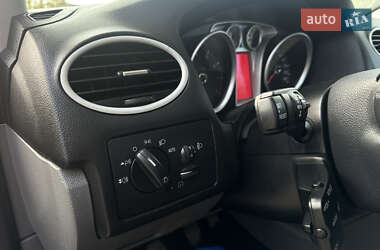 Хетчбек Ford Focus 2009 в  фото 27 Хетчбек Ford Focus 2009 в