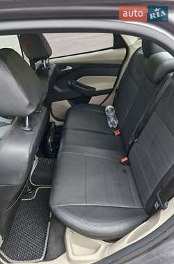 Седан Ford Focus 2012 в 