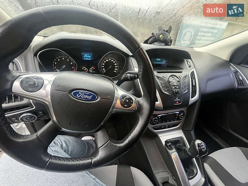 Хэтчбек Ford Focus 2013 в Сумах фото 12 Хэтчбек Ford Focus 2013 в Сумах
