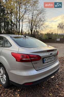 Седан Ford Focus 2018 в  фото 10 Седан Ford Focus 2018 в