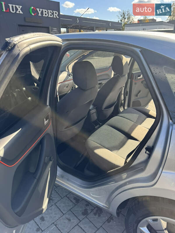 Хетчбек Ford Focus 2007 в Львові фото 24 Хетчбек Ford Focus 2007 в Львові