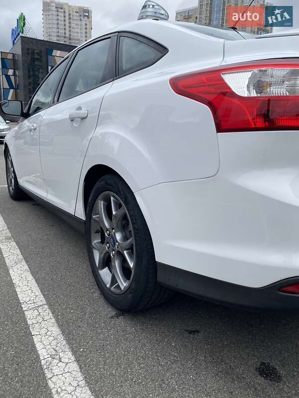 Седан Ford Focus 2013 в Киеве фото 13 Седан Ford Focus 2013 в Киеве